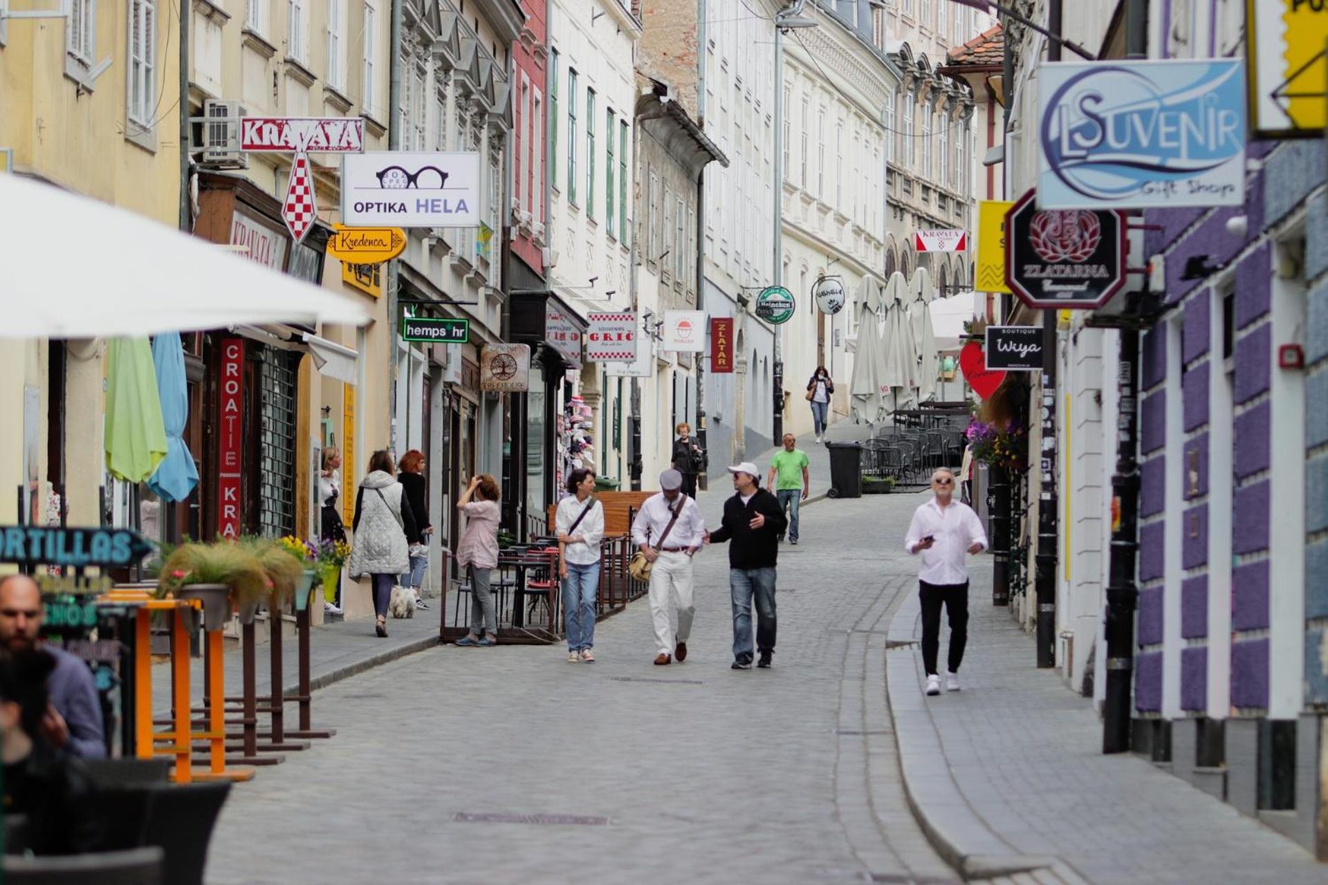 Rooms And Apartments Glossy Zagreb Exterior photo